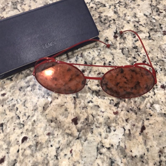 Fendi sunglasses - Picture 4 of 7